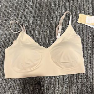 True womens cup bra